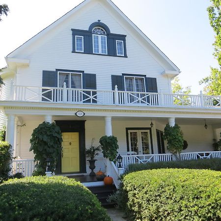 Lakewinds Country Manor Bed & Breakfast Niagara-on-the-Lake Bagian luar foto